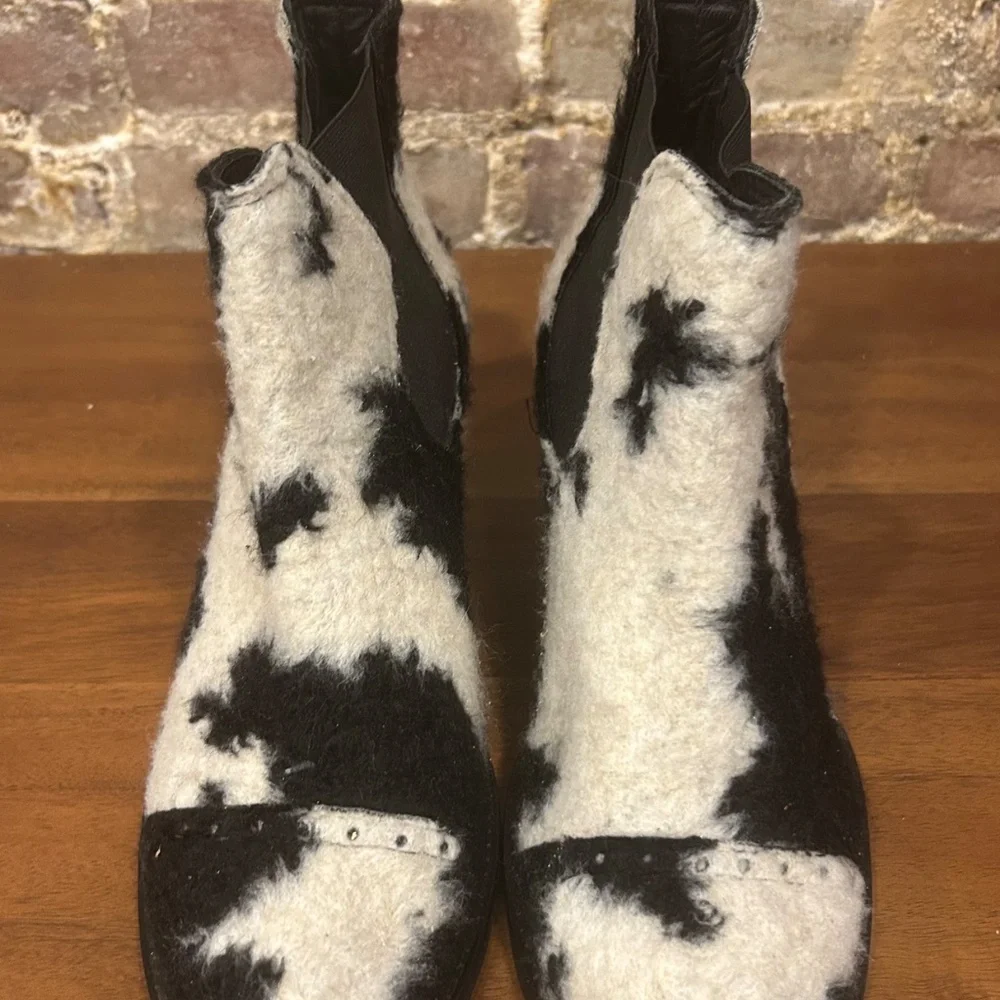 John Fluevog x Anna Sui Odlum Brogue Chelsea Boot - Picture 8 of 13